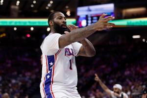 进三分“开枪了”！NBA官方：德拉蒙德因不当手势被罚2.5万美元