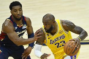 背靠背第二战对决！ESPN预测明天胜率：湖人46.6% 骑士53.4%
