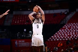 Shams：灰熊10天合同签下达里克·怀特黑德和托比·奥卡尼