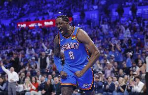 杰伦威：整个赛季养成的比赛习惯会让我们在季后赛里立足