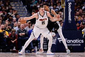 阿德尔曼：约基奇VS文班是篮球盛宴 几代球员中都找不到这种对决