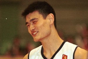 上海锁定常规赛冠军 上一次是在2001-02赛季&当年姚明率队夺首冠