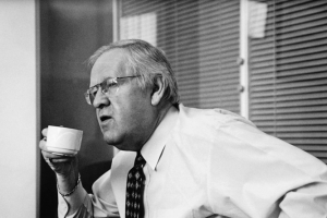 R.I.P.切尔西前总经理科林·哈钦森去世，享年86岁