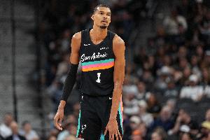 文班：没人是100%健康的 身体总会有些小状况 但我非常接近了